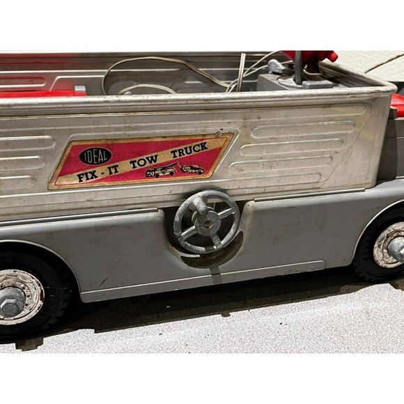 Vintage 1950s 17” Ideal Toy Co Fix It Tow Truck Toy Missing Parts Restoration - Picture 12 of 16
